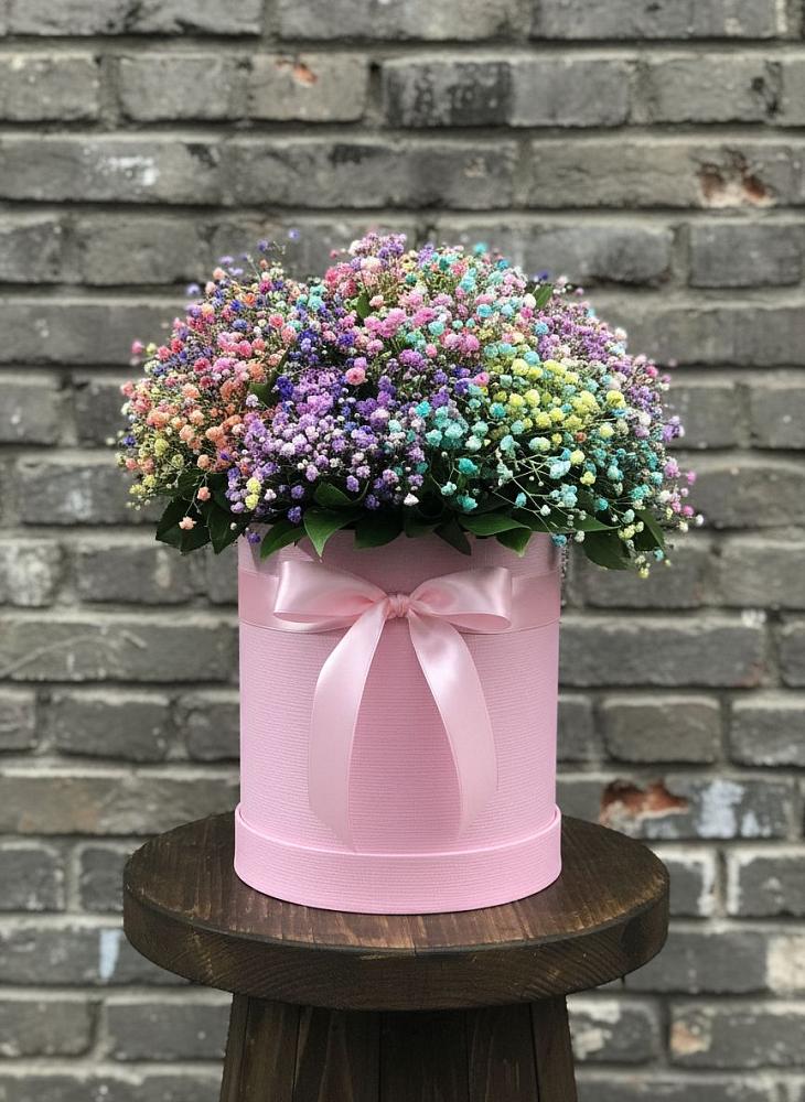 Цветочная композиция из Гипсофила и Розы в шляпной коробке в Лисках