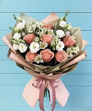 Букет цветов из:  Розы, Альстромерии и Лизиантусы в Лисках