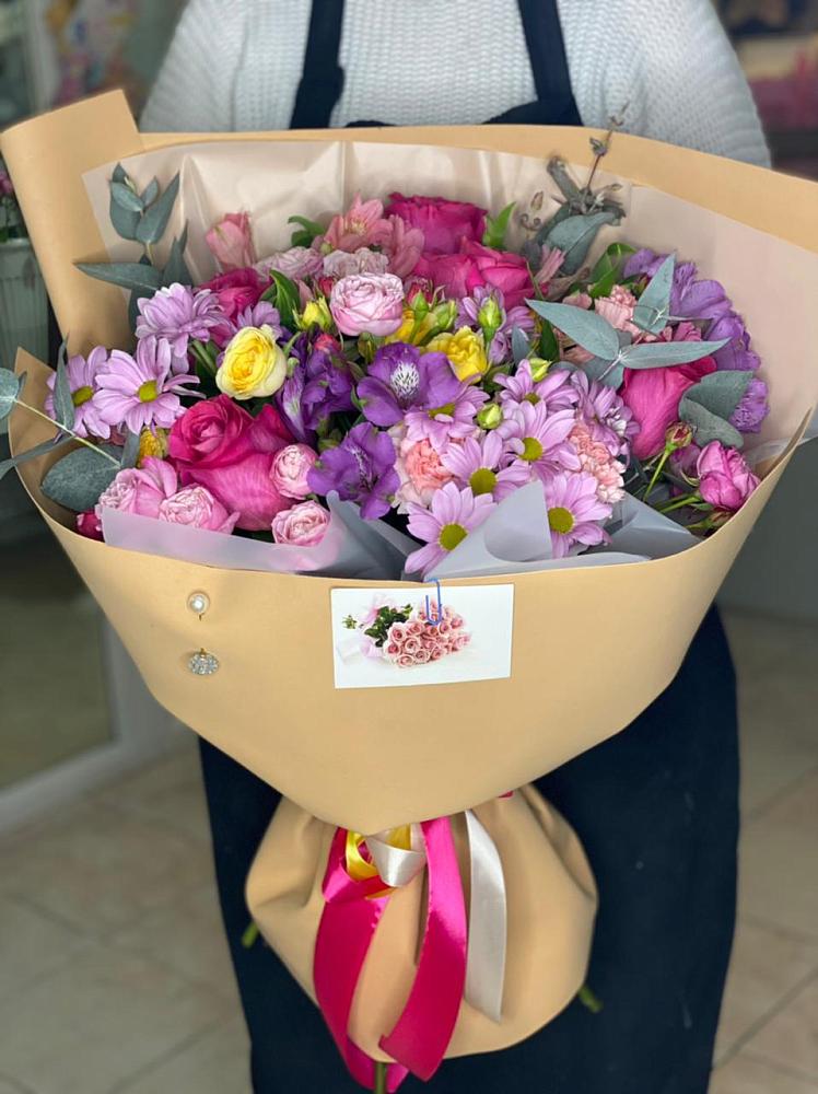 Букет цветов из: Хризантемы, Гвоздики и Альстромерии в Лисках