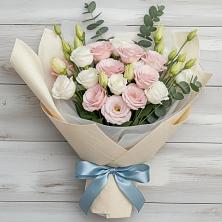 Букет цветов из:  Лизиантусы в Лисках