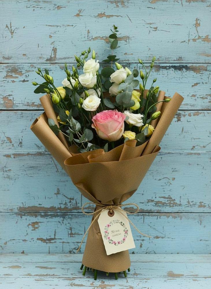 Букет цветов из: Розы и Лизиантусы в Лисках