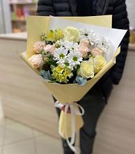 Букет цветов из:  Альстромерии, Розы и Хризантемы в Лисках