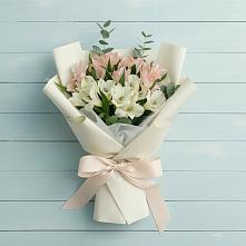 Букет цветов из:  Альстромерии в Лисках