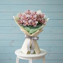 Букет цветов из:  Орхидеи и Розы в Лисках