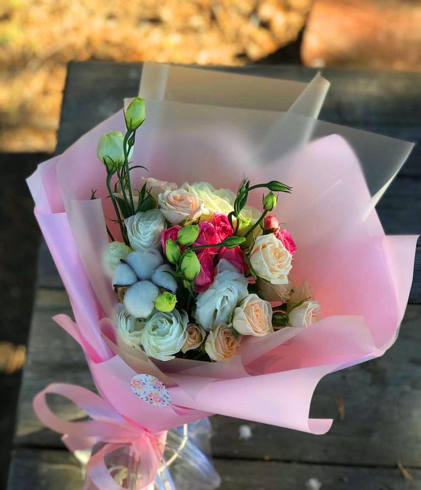 Букет цветов из: Розы и Лизиантусы в Лисках