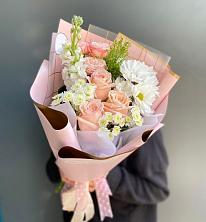 Букет цветов из:  Хризантемы и Розы в Лисках