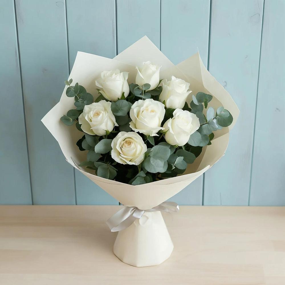 Букет Белые розы в Эвкалипте в Лисках