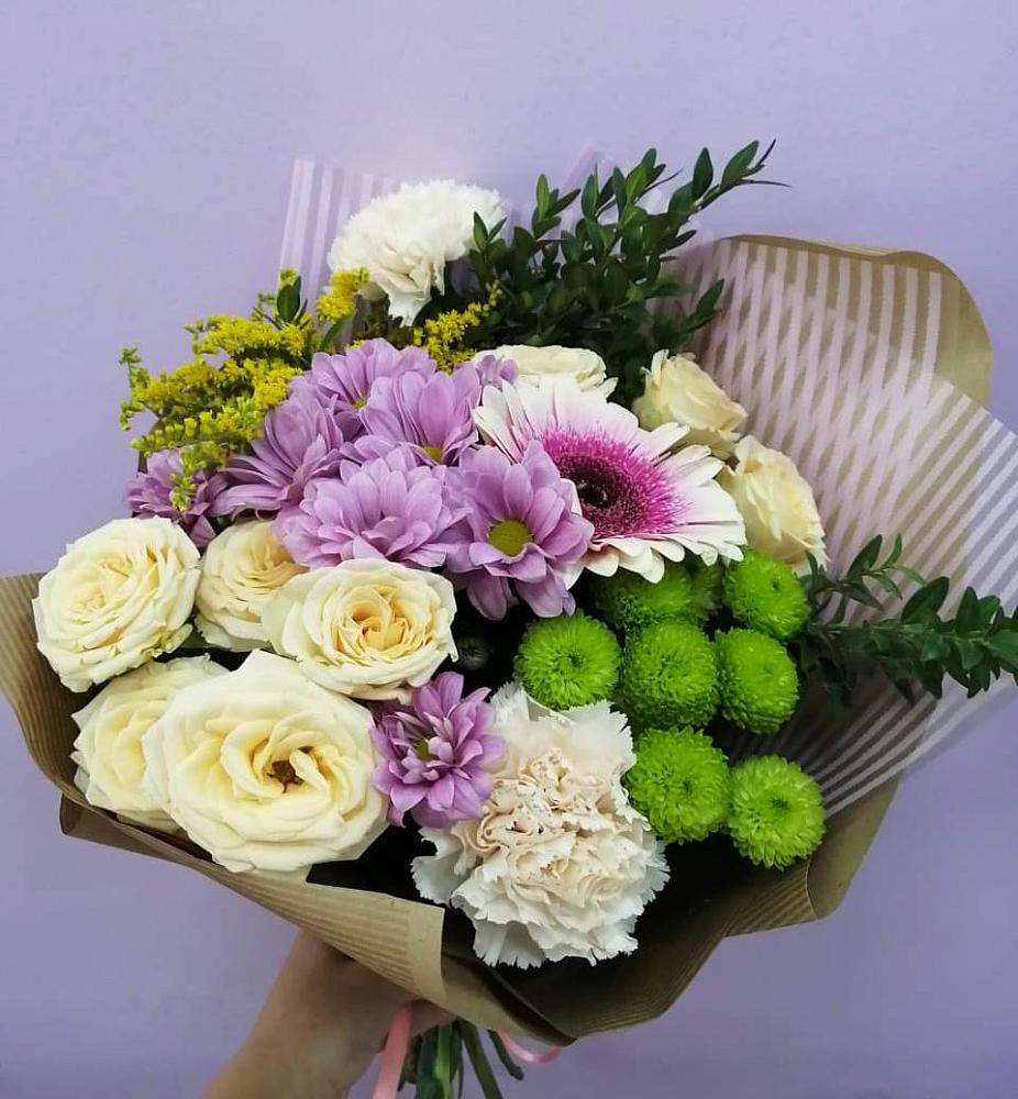 Букет цветов из: Хризантемы, Розы, Гвоздики и Герберы в Лисках