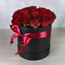Цветочная композиция из Розы в шляпной коробке в Лисках