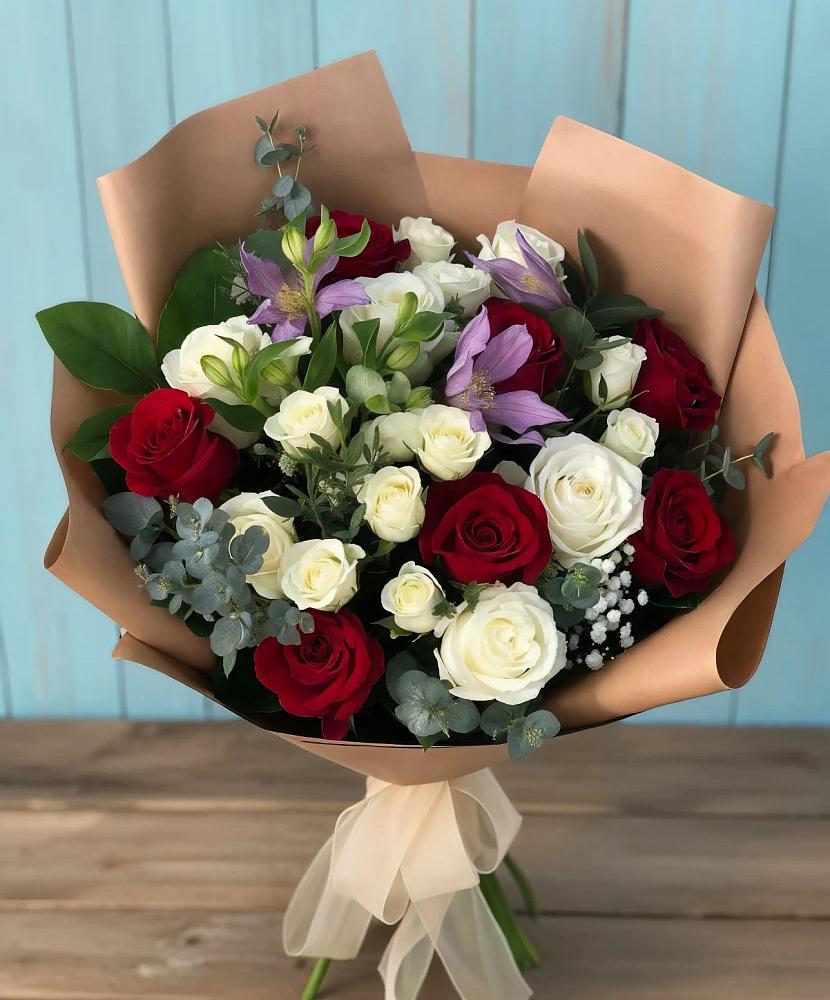 Букет цветов из: Розы и Альстромерии в Лисках