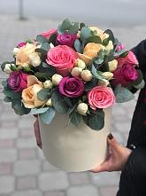 Цветочная композиция из Розы в шляпной коробке в Лисках